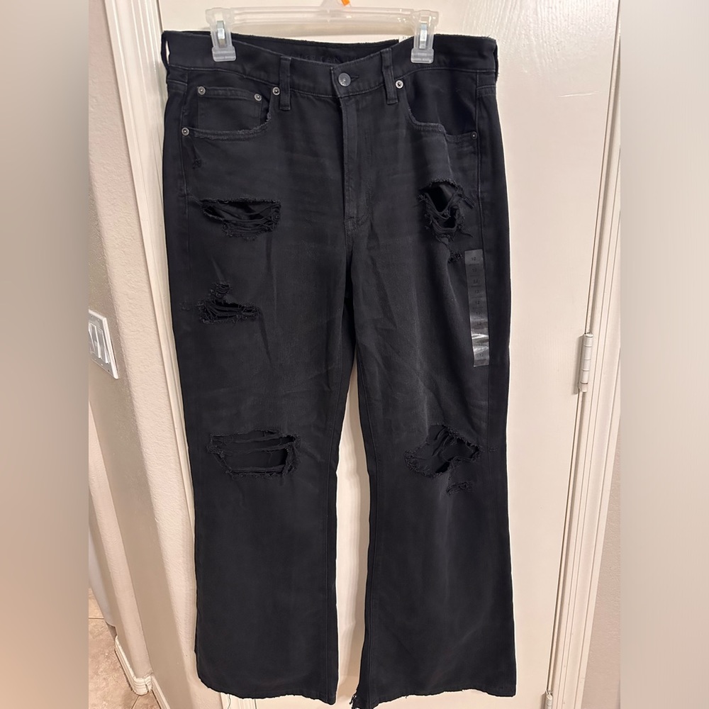 NWT AE Ripped Low-Rise Baggy Flare Jean black Size 12